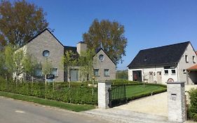 B&B 22